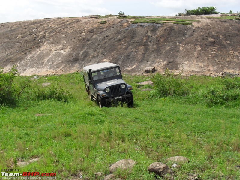 Of Jeep's, Gypsy, Landy and a L&T Komatsu - OTR/Recee (Off Kanakpura) - 11Jul2010-028.jpg