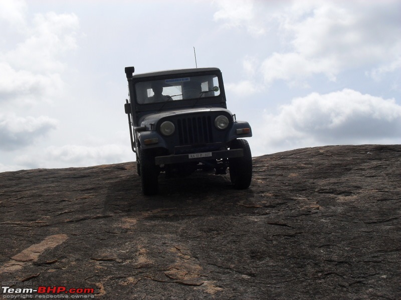Of Jeep's, Gypsy, Landy and a L&T Komatsu - OTR/Recee (Off Kanakpura) - 11Jul2010-036.jpg