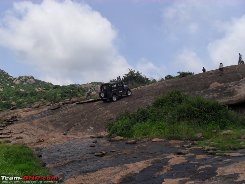 Of Jeep's, Gypsy, Landy and a L&T Komatsu - OTR/Recee (Off Kanakpura) - 11Jul2010-043.jpg