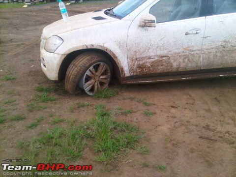 Shaman Mercedes Performance Drive Event 2011 for GL & ML Class-gl-500-tyre-busted..jpg