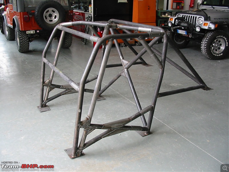 Exterior roll cage for a 4x4-4217146814_10728780a4_o.jpg