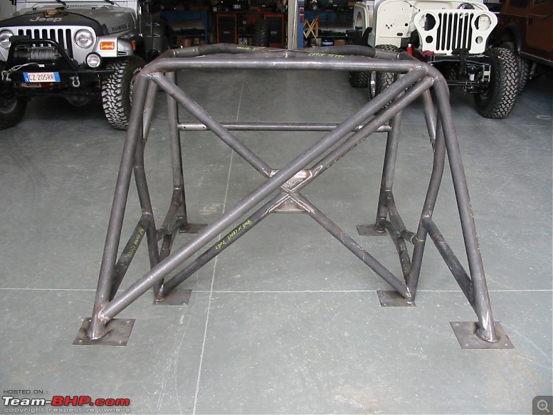 Exterior roll cage for a 4x4-4216378185_da7b6022dd_o.jpg