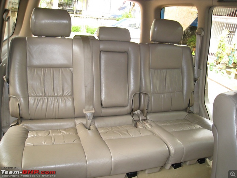 Toyota Landcruiser 100 Series HDJ100-lcint08.jpg