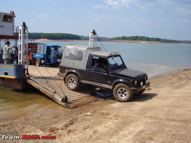 Maruti Gypsy Pictures-climbing-ferry.jpg