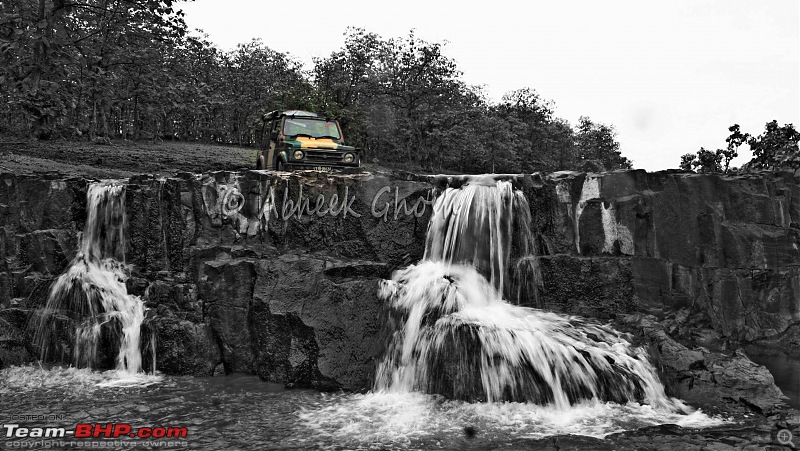 Maruti Gypsy Pictures-waterfall-fording1-copy.jpg