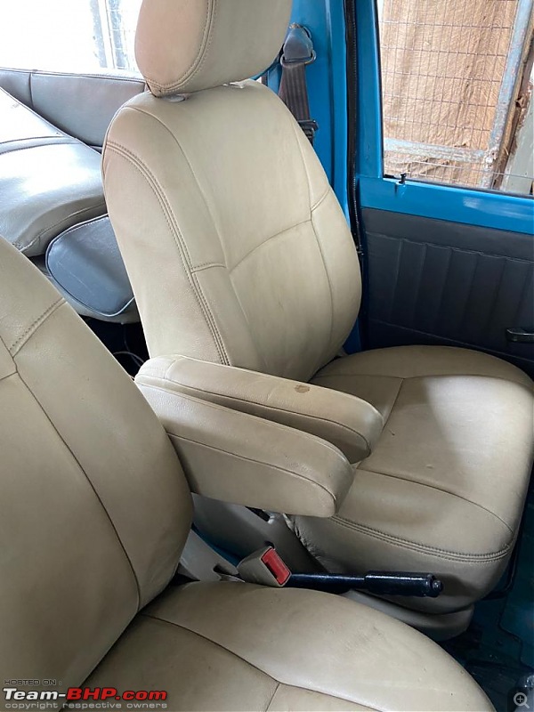 Maruti Gypsy Pictures-arm-rest-view-2.jpeg