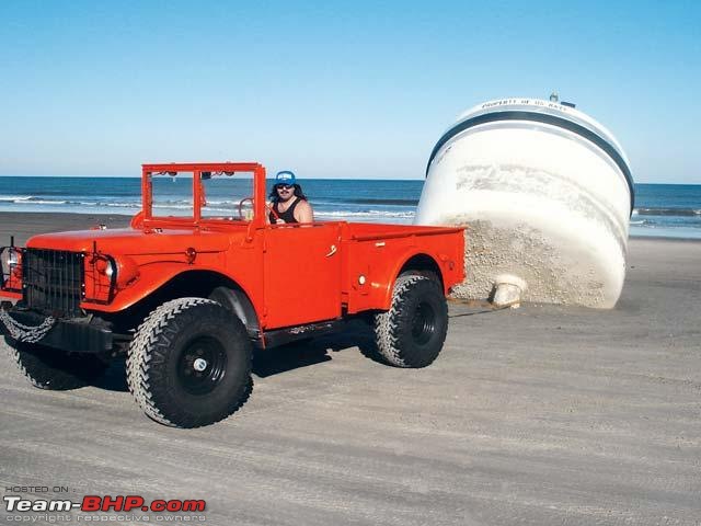 Which make is this Jeep? EDIT: Its a Dodge WC52-131_0602_04_z1963_dodge_m37side_view_buoy.jpg