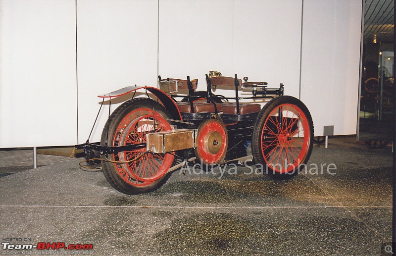 PICS: Le Musee de l'Automobile at La Defense, Paris-img_0004.jpg