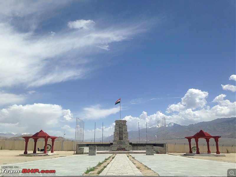 Manali to Khardung La on a Cycle!-79.jpg