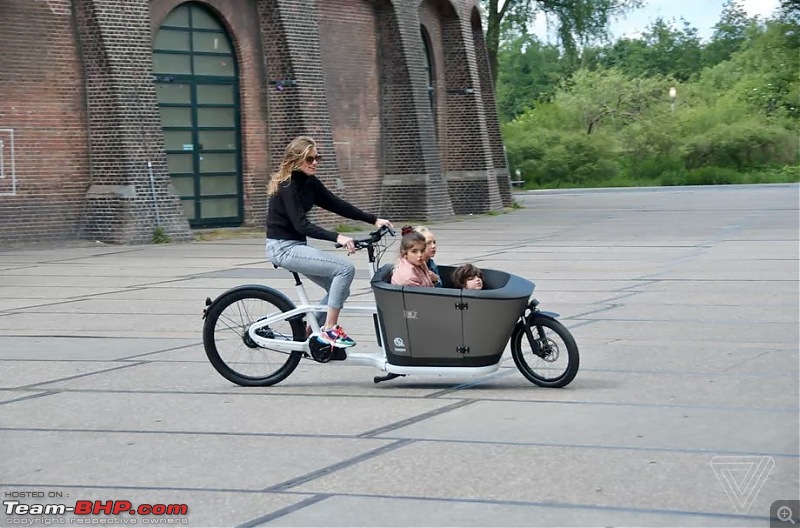 Would you consider cycling as a viable option for short urban commutes?-cargobike.jpg