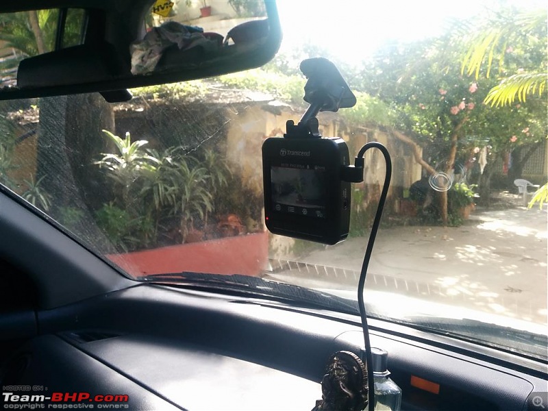 Transcend DrivePro 200 Review - Dash Cam / DVR-5-transcend-drive-pro-200-mount.jpg