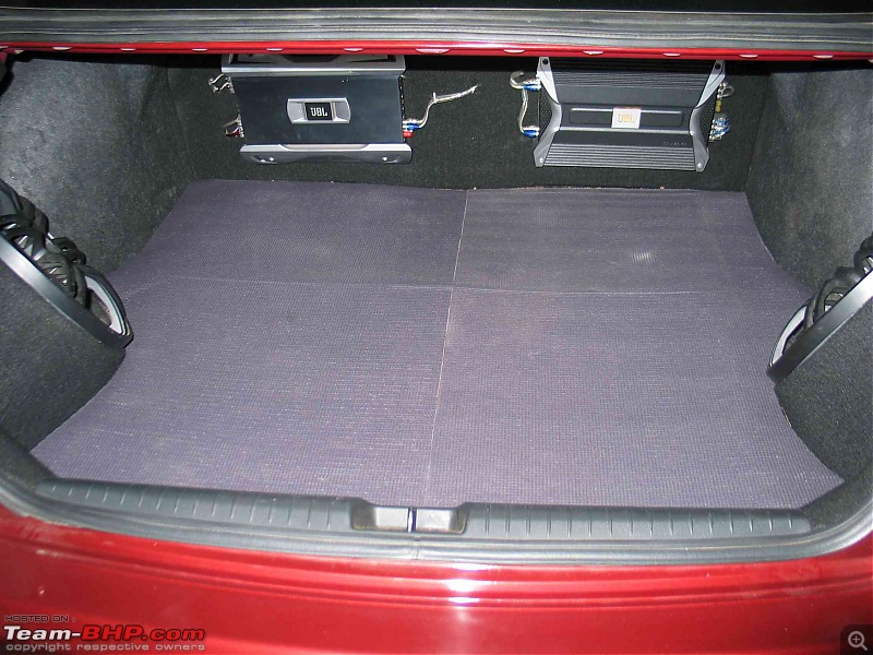 DIY - Yogamat in the boot of Civic-another-view1.jpg