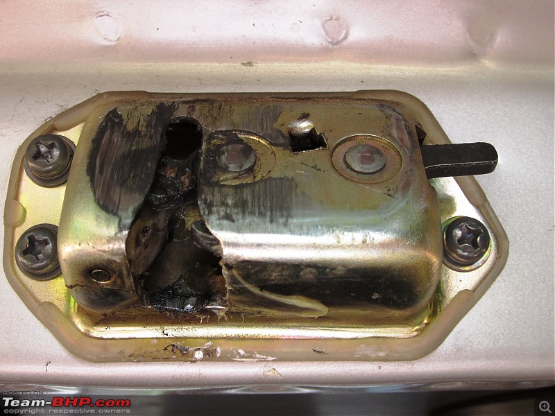 Can Speakers damage the Boot Lock?-img_1215.jpg