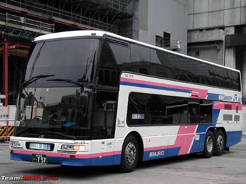 Volvo Launches B9R Coach : 9400 6x2-nishinihon_jr_bus_mitsubishifuso_aero_king.jpg