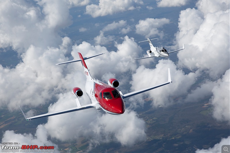 HondaJet: Honda's first Airplane-formationflight.jpg