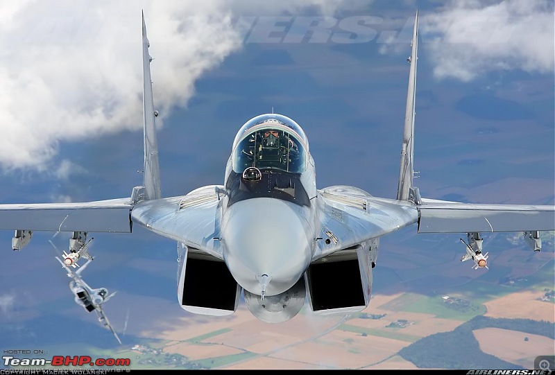 MiG-29 Fulcrum : The balance rests on us-mig29_pair_large.jpg