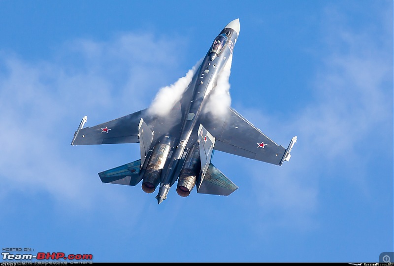 Sukhoi Su-27 Flanker : Russia's Eagle Killer-su27_vortices_173132.jpg