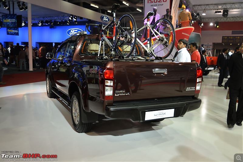 Isuzu @ Auto Expo 2016 (including the D-Max V-Cross)-0-4.jpg