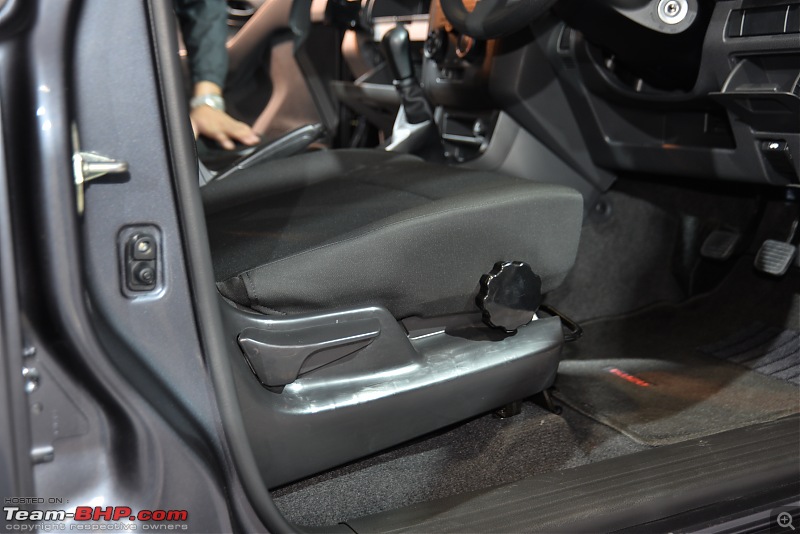 Isuzu @ Auto Expo 2016 (including the D-Max V-Cross)-4-10.jpg