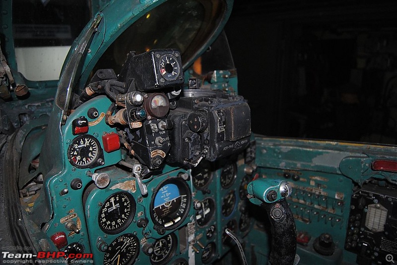 Combat Aircraft of the Indian Air Force-1024pxcockpit_mig_21_f_13.jpg