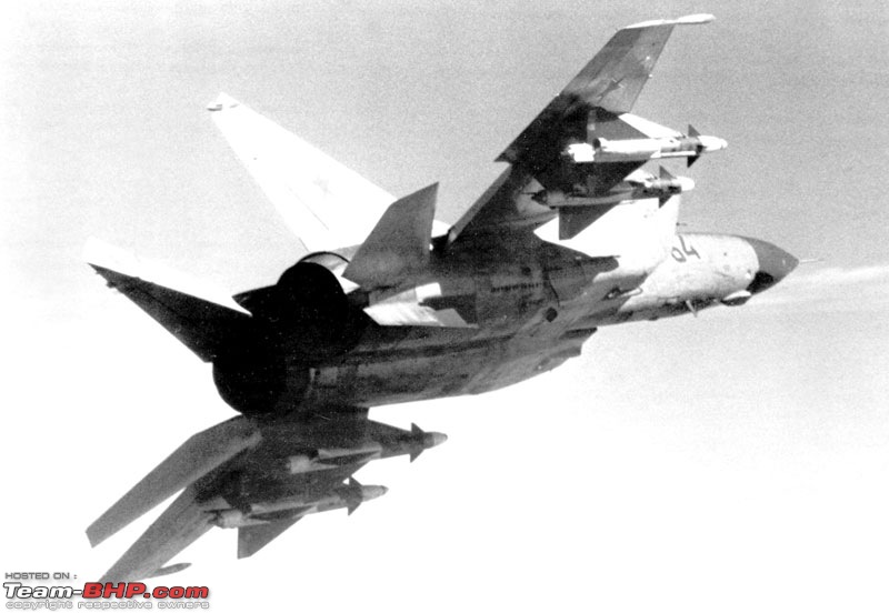 Indian Aviation: MiG-25 Foxbat in the Indian Air Force-mikoyangurevichmig25foxbat_10.jpg