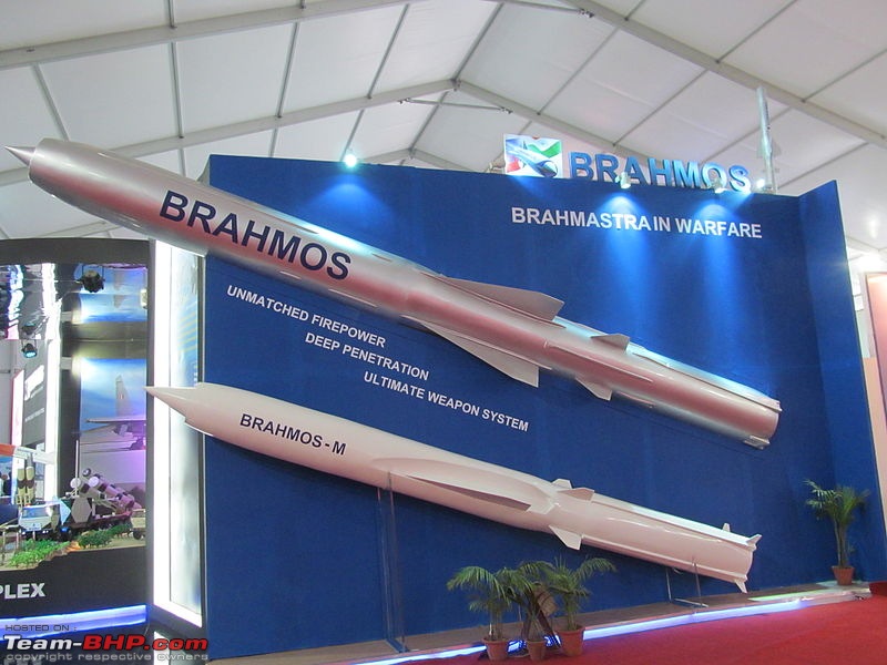 The Missiles of India | EDIT: MIRV Ballistic missile on page 16-800pxbrahmos_and_brahmosm_size_comparison.jpg