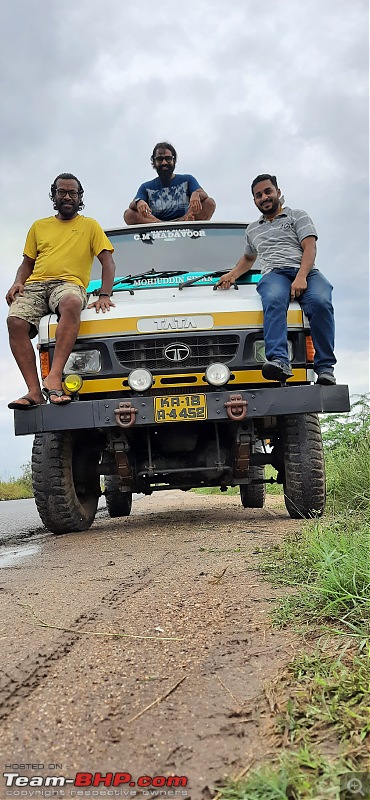 A rare Tata 407 4x4 | 1300 km road trip-p-selfie-makeshift-tripod.jpg