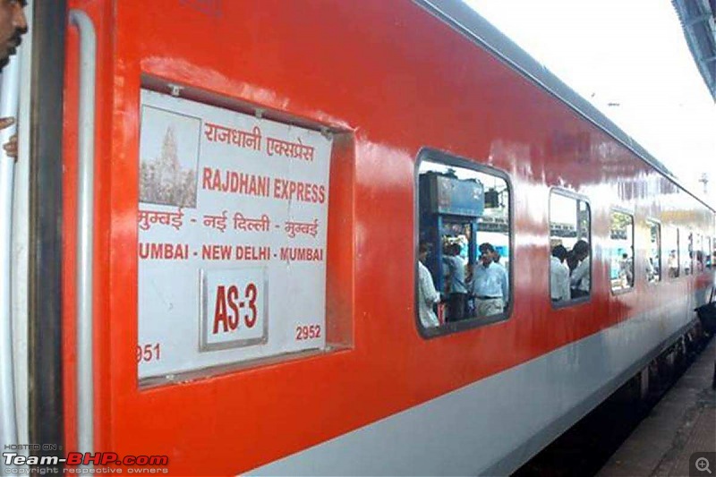 Mumbai Rajdhani Express | Experiencing the King of Western Railway in the Tejas Avatar-rajdhani_lhbcoach.jpg