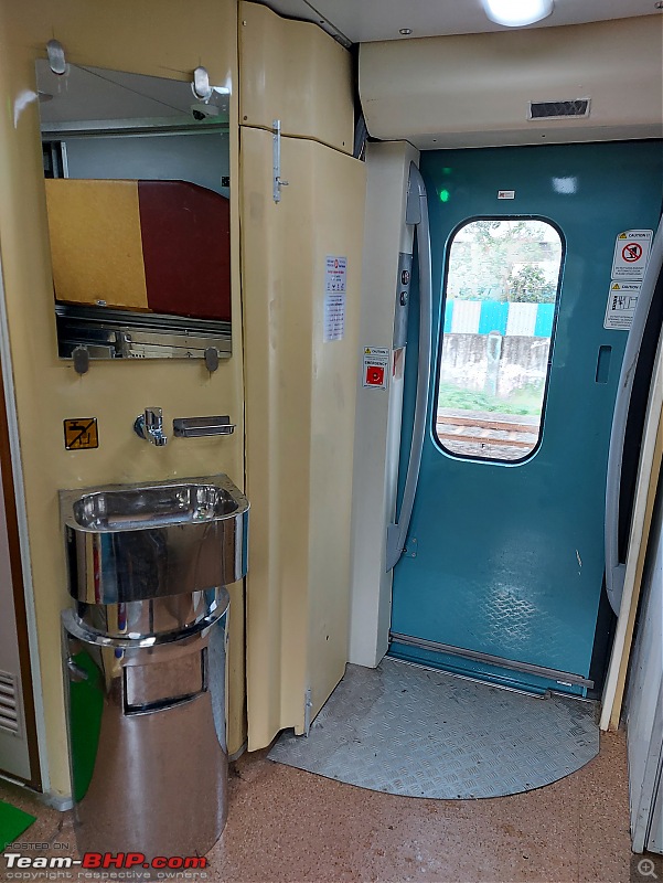 Mumbai Rajdhani Express | Experiencing the King of Western Railway in the Tejas Avatar-tejasrajdhani_washbasin.jpg