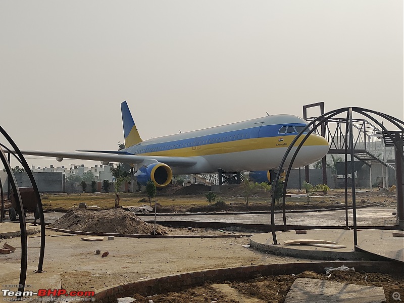 Boeing 737 | Abandoned aircraft located off the old Bombay-Pune highway-img_20201112_092600.jpg