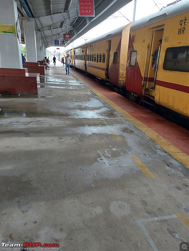 Utkrisht Coaches of Indian Railways | My travel experiences in 2 Trains-anantapur.jpg