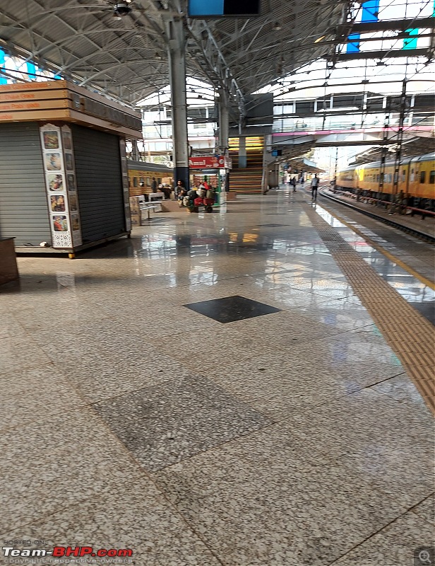 Mumbai Rajdhani Express | Experiencing the King of Western Railway in the Tejas Avatar-mumbaicentral_underthe-canopypf2.jpg