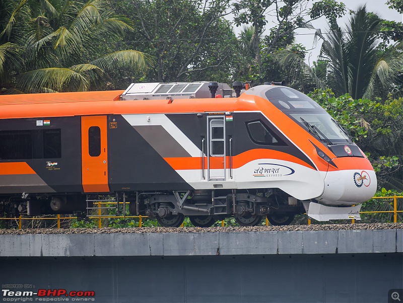 Vande Bharat Express (Train 18) - Made-In-India Engineless Train-vb4.jpeg