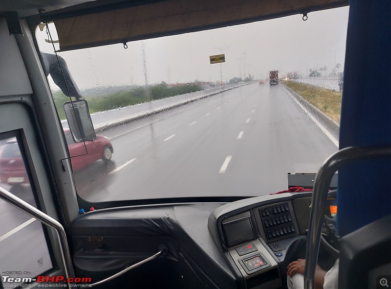 Rare Ride: Chennai to Bengaluru by a KSRTC Scania Metrolink | Reliving a lost experience-scania_windscreen.jpg