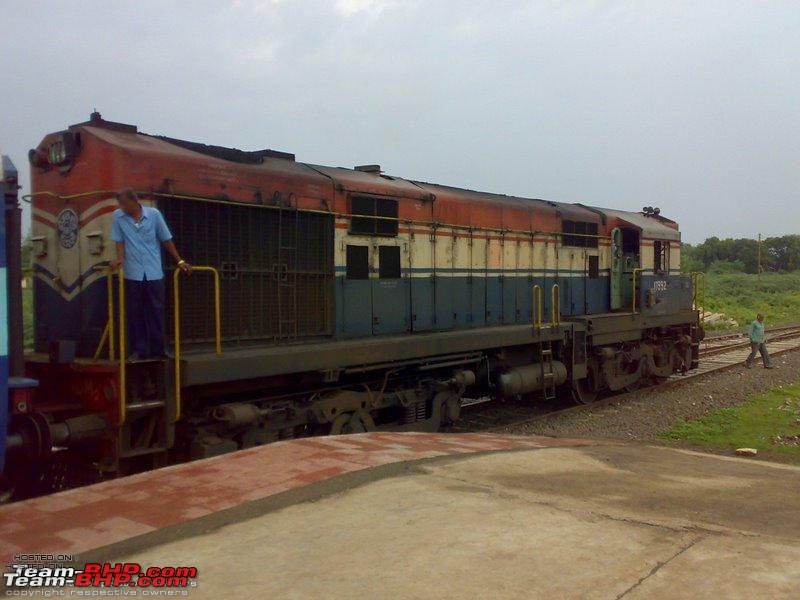 2600 BHP, 16 Cylinder, Diesel AT Locomotive - want a ride?-loco.jpg