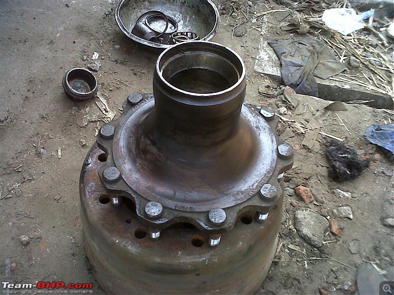 TATA 2515 front wheel service.-4-hub-removed.jpg