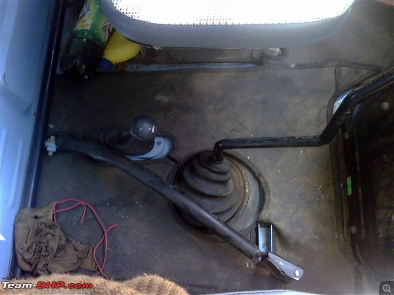 A peek into TATA 1212 turbo 4x4.-5a-gear-lever.jpg