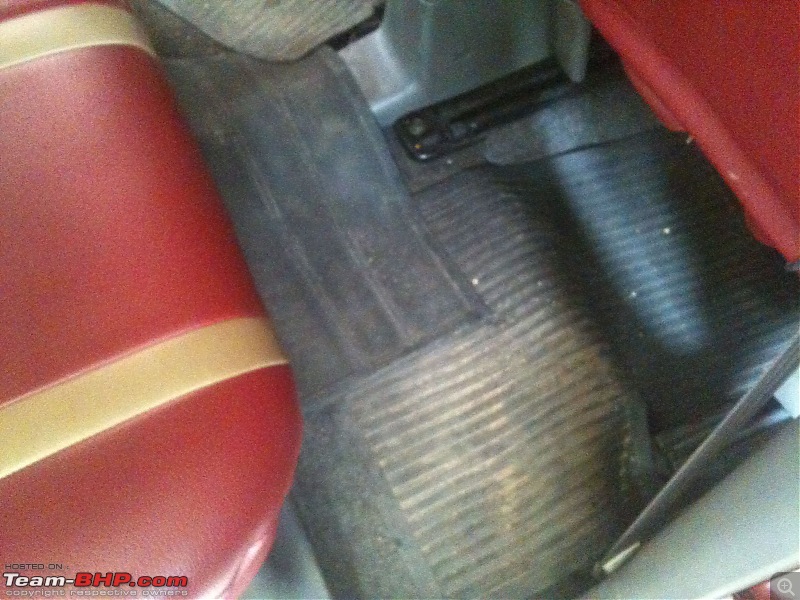 DIY - 3M Nomad-Style Floor Mats-old_rear_mats.jpg