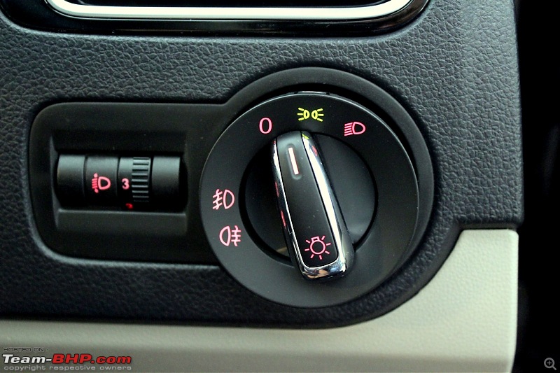 VW Polo DIY: Upgrading cabin light, headlight switch & installing footwell lights-img_6461.jpg