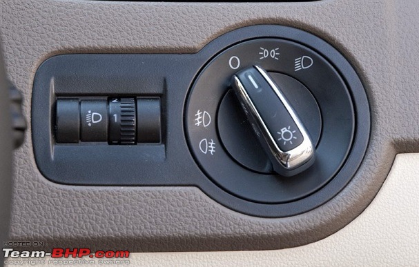 VW Polo DIY: Upgrading cabin light, headlight switch & installing footwell lights-skodarapid013.jpg