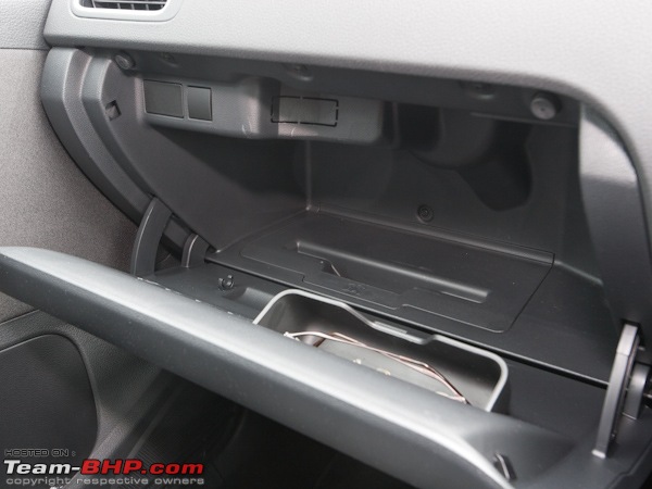 VW Polo DIY: Adding a lamp to the glovebox-vwpolo_20.jpg