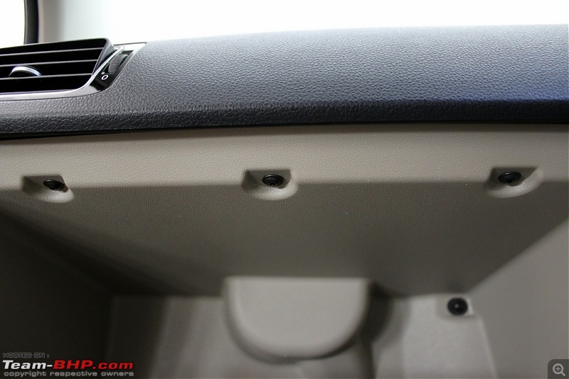 VW Polo DIY: Adding a lamp to the glovebox-img_7813.jpg