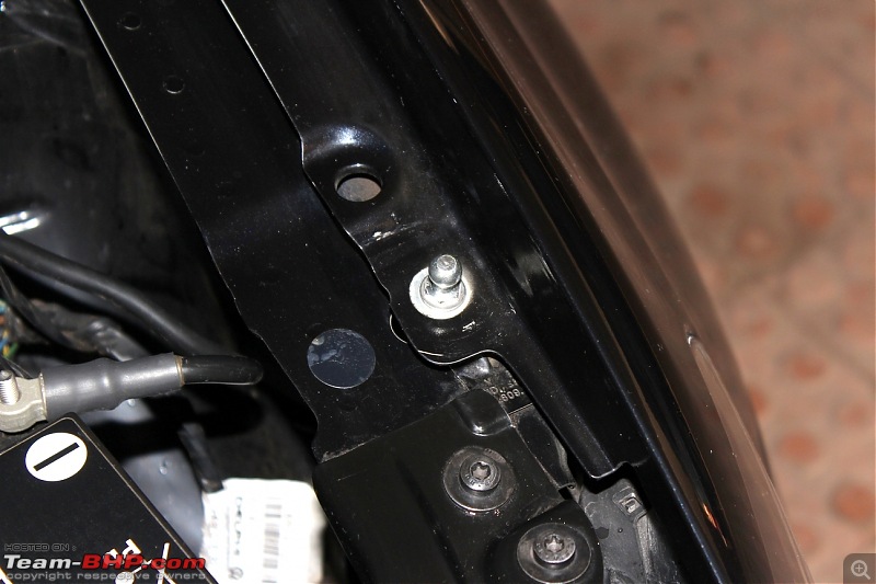 VW Polo DIY: Installing a gas strut to lift the hood-img_8012.jpg