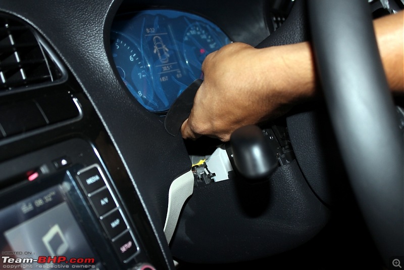 VW Polo DIY: Removing / upgrading the instrument cluster-pull-trim.jpg