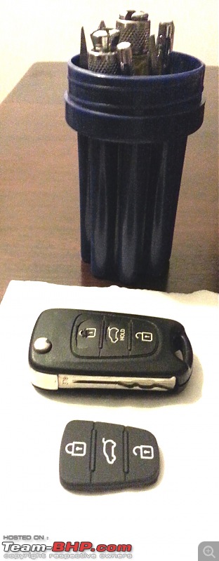 DIY: Replacing the worn-out rubber buttons of a Keyless Entry Remote-20141117_192537.jpg