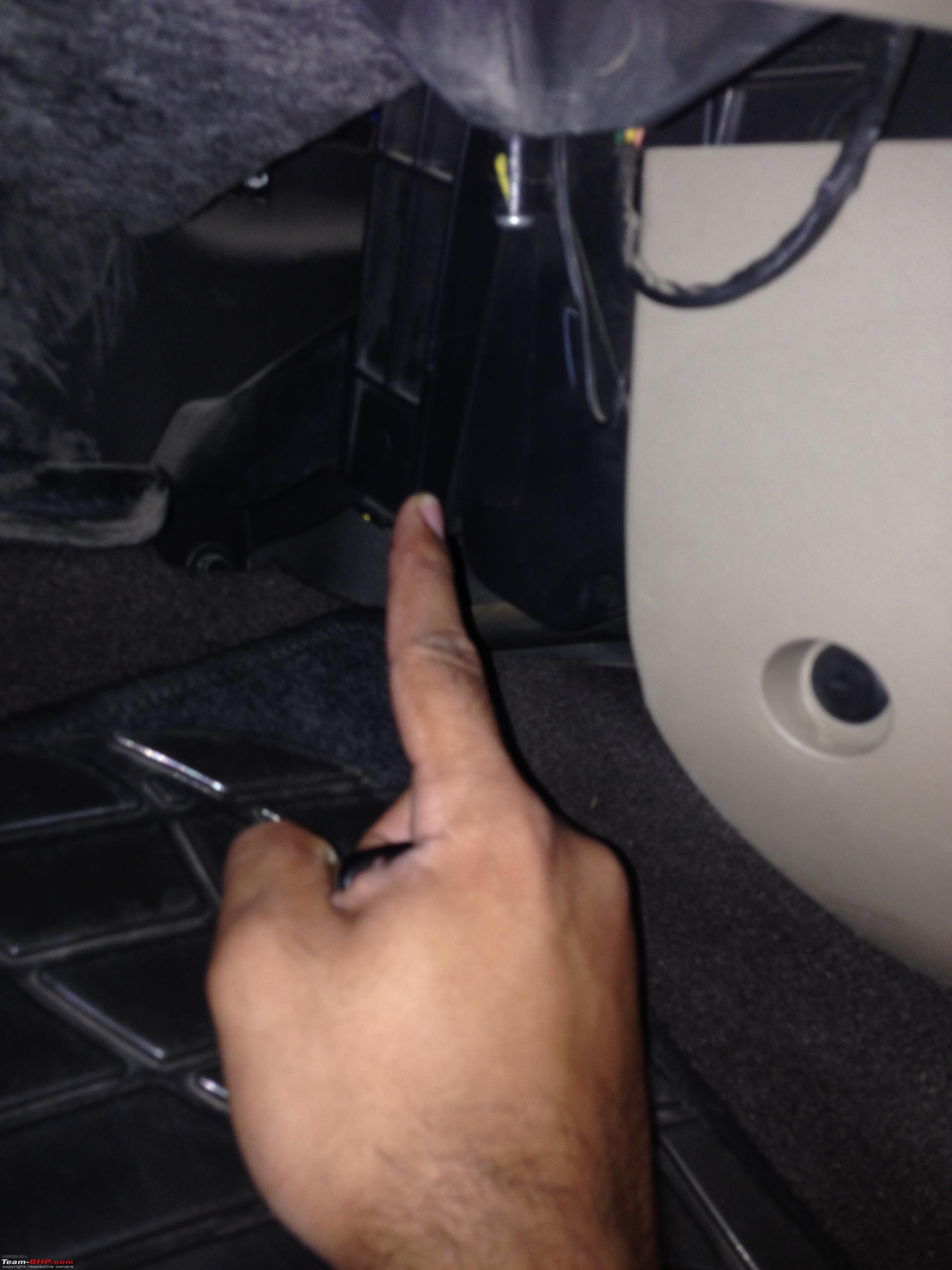 Hyundai i20 DIY: rear wiper arm and cabin filter -