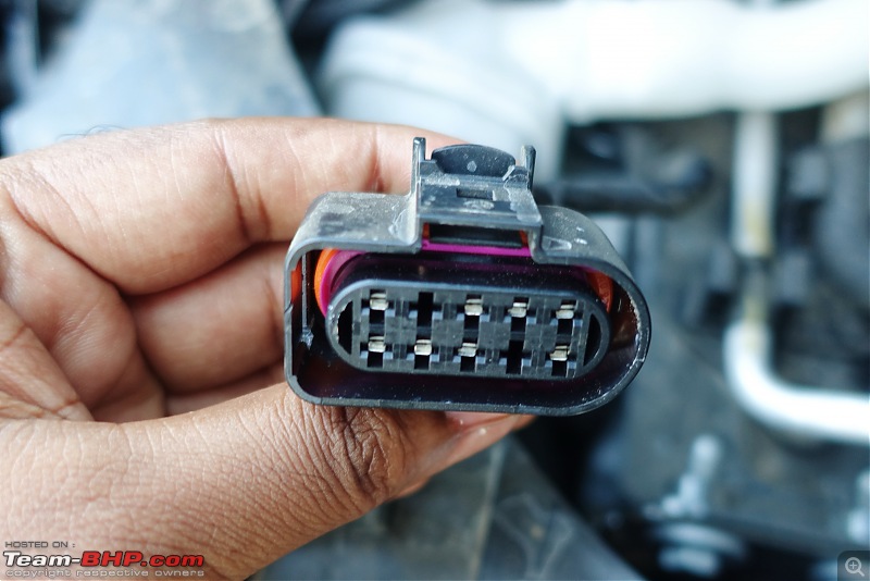 Installed! Bi-Xenon Projectors on my VW Polo GT TSi. EDIT - Reliability concerns on page 8-headlight-connector.jpg
