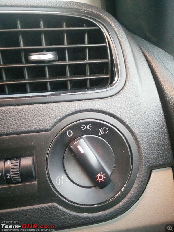 VW Polo DIY: Upgrading cabin light, headlight switch & installing footwell lights-old-switch.jpg