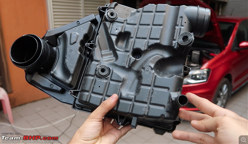 DIY : VW Polo Engine Air Filter Service-air-box-rear-side.png