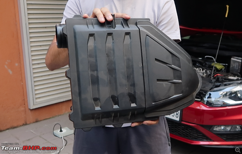 DIY : VW Polo Engine Air Filter Service-air-box-front-view.png